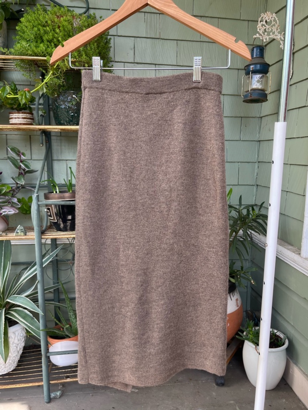 1980s Vintage Banana Republic 109% Merino Wool Taupe Pencil Skirt with Slit